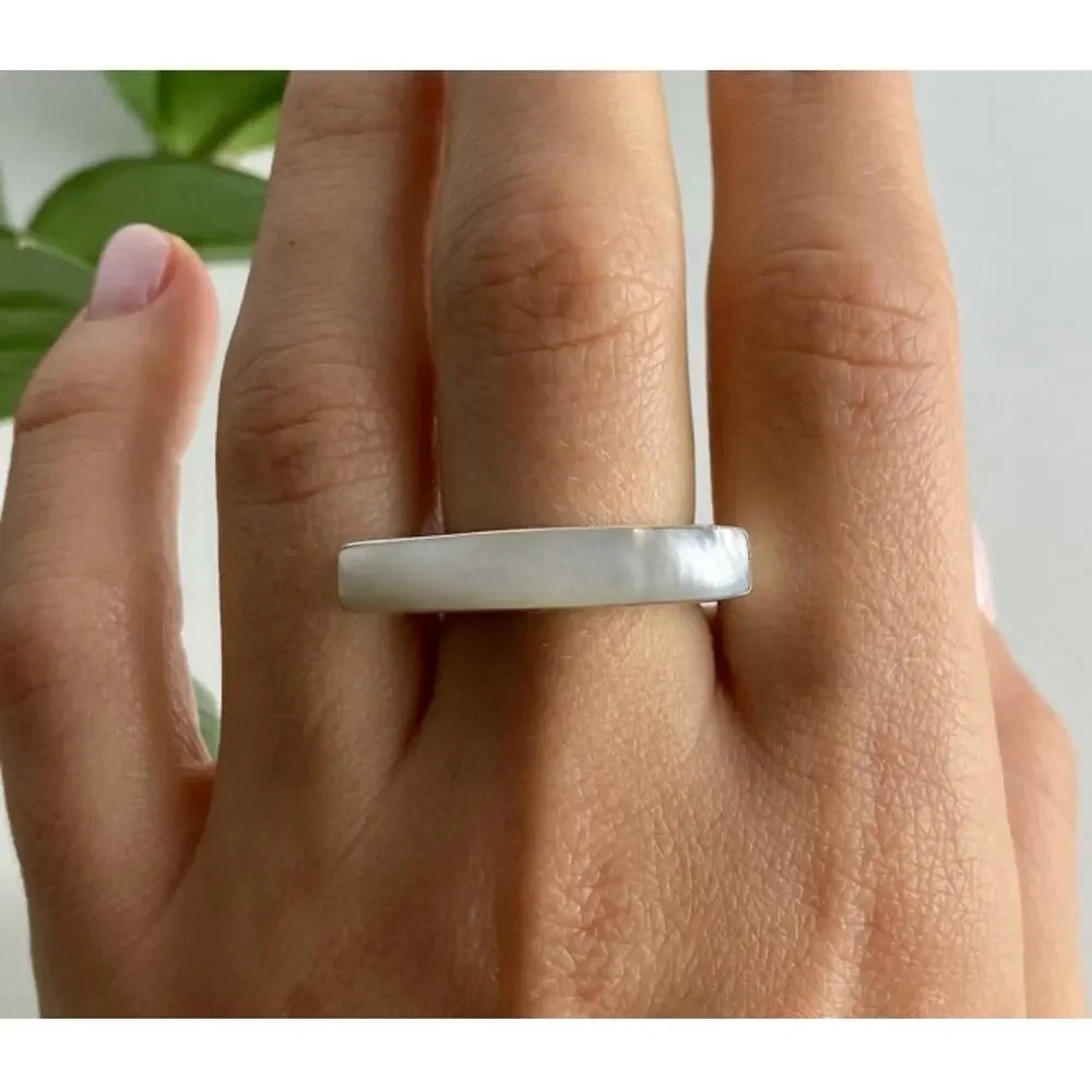925 Sterling Silver Mother OF Pearl Ring Size 8.5